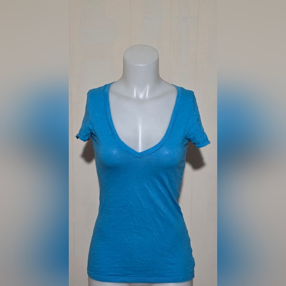 American Eagle Outfitters Bright Blue V-Neck Tee - Picture 5 of 5